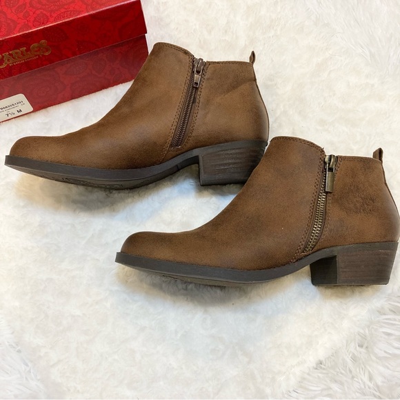 Brown Boots Carlos Santana Booties Vegan Leather Zipper Ankle Booties 7 - 7.5 - Picture 2 of 12